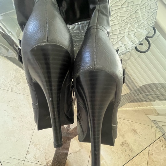 JESSICA SIMPSON grey high heeled boots - Picture 6 of 9